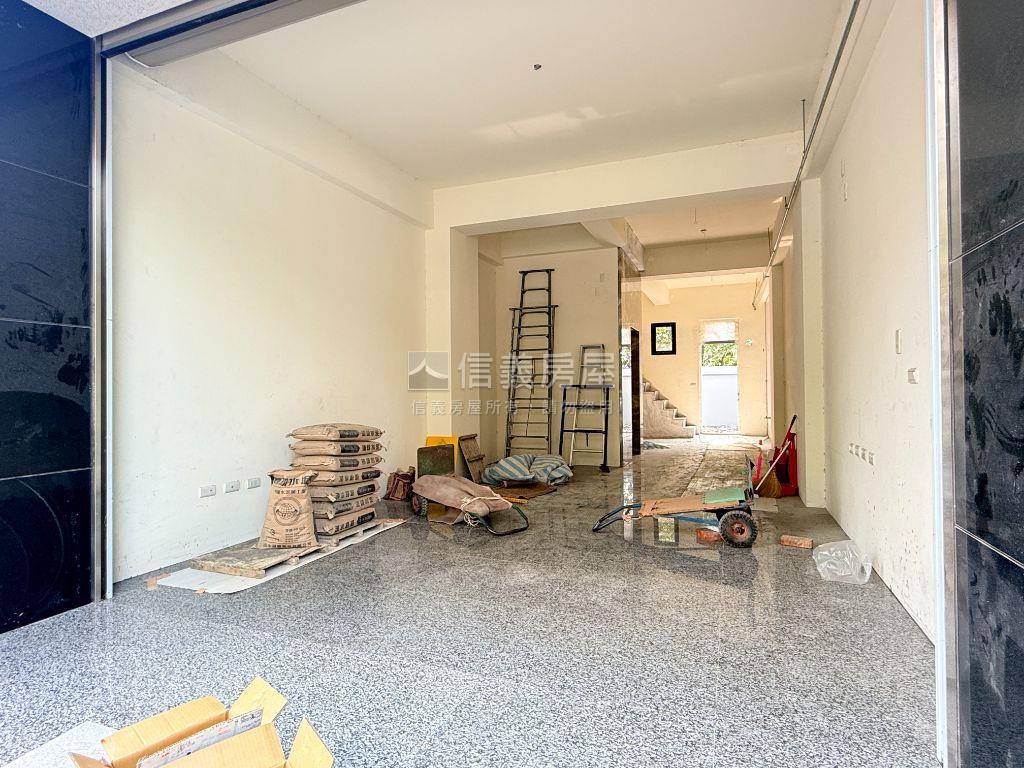 近漢神百貨加蓋電梯店住Ｂ房屋室內格局與周邊環境