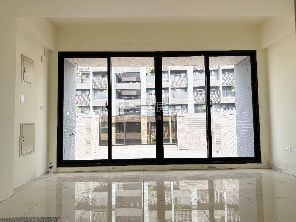 近漢神百貨加蓋電梯店住Ｂ房屋室內格局與周邊環境