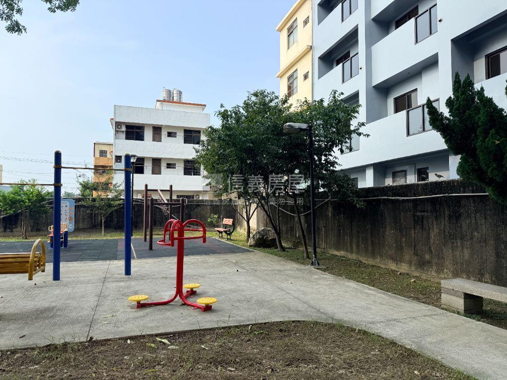 近漢神百貨加蓋電梯店住Ｂ房屋室內格局與周邊環境