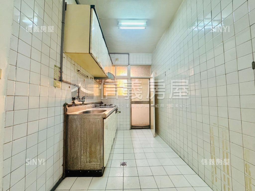近景安南華商圈寓房屋室內格局與周邊環境