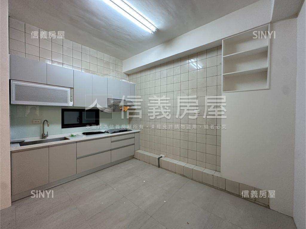 良美新象明亮三房平車房屋室內格局與周邊環境