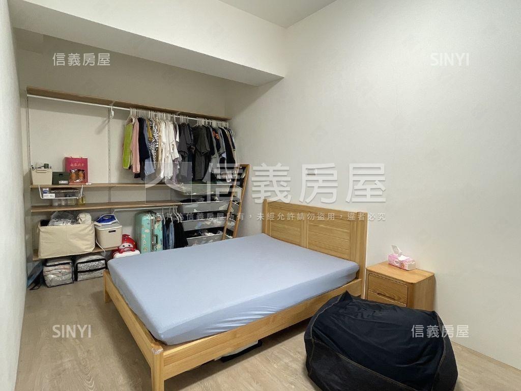 南科首選次頂樓兩房車位房屋室內格局與周邊環境