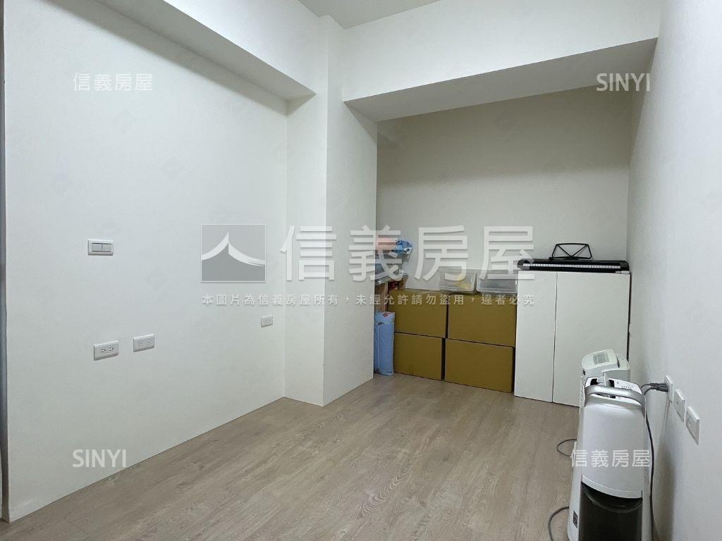 南科首選次頂樓兩房車位房屋室內格局與周邊環境