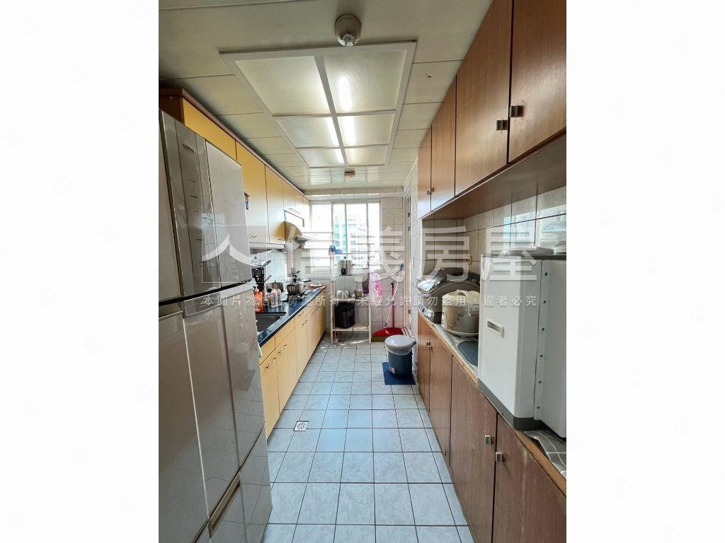西區公益路！璀璨之旅三房房屋室內格局與周邊環境