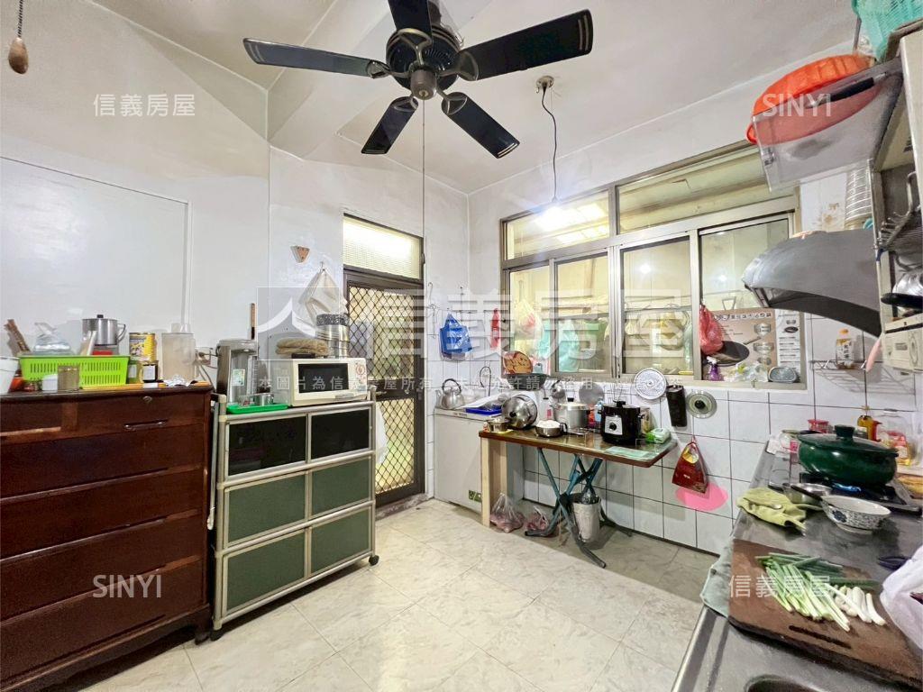 大竹商圈大面寬孝親房透天房屋室內格局與周邊環境