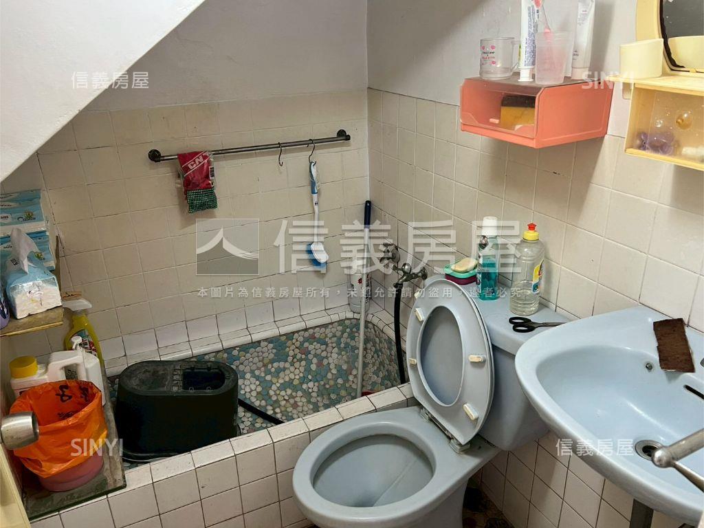 大竹商圈大面寬孝親房透天房屋室內格局與周邊環境