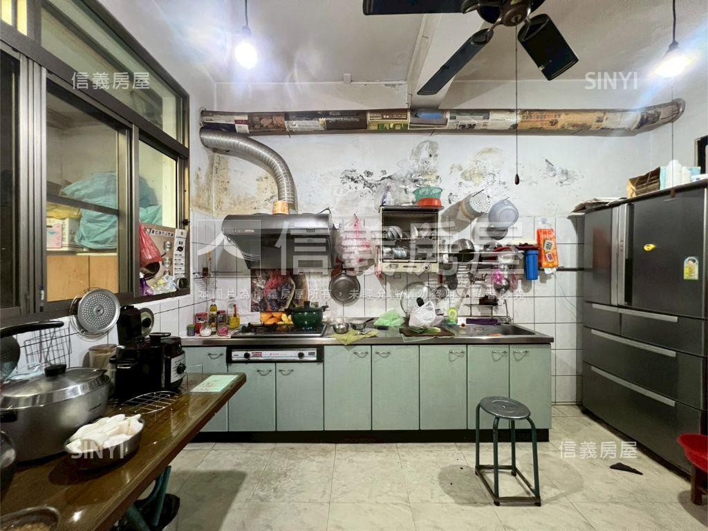 大竹商圈大面寬孝親房透天房屋室內格局與周邊環境