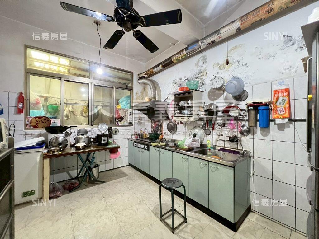 大竹商圈大面寬孝親房透天房屋室內格局與周邊環境