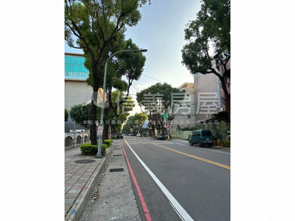 近忠福國小交流道下美三房房屋室內格局與周邊環境