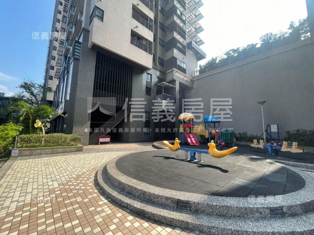 美河市挑高美吉品房屋室內格局與周邊環境