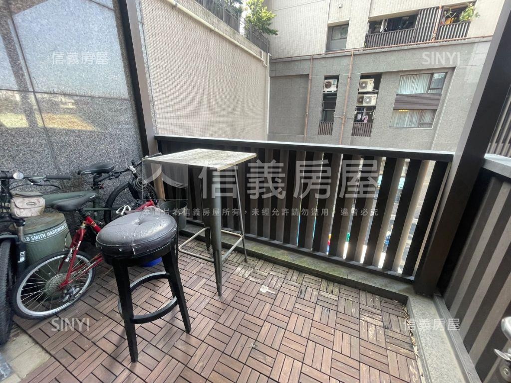美河市挑高美吉品房屋室內格局與周邊環境