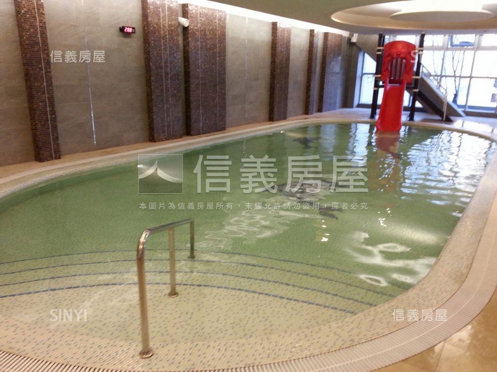美河市挑高美吉品房屋室內格局與周邊環境