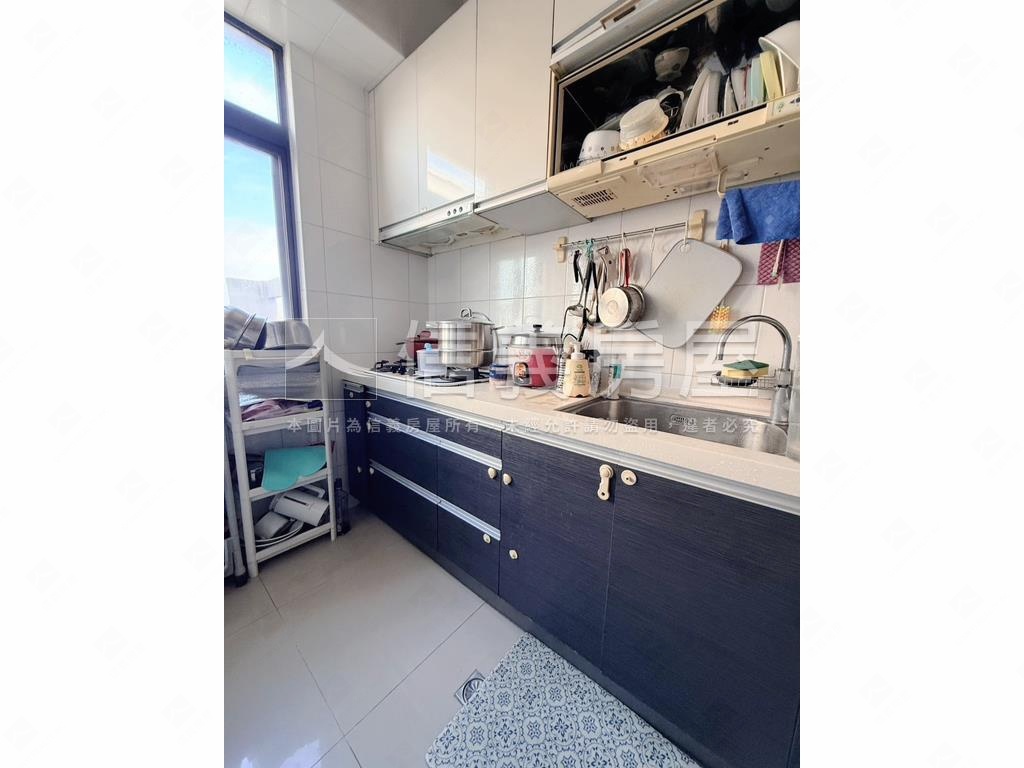 大城比佛利三房休旅次頂樓房屋室內格局與周邊環境