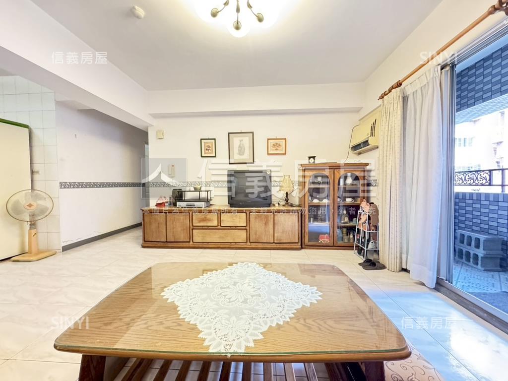 ⭐巨蛋明亮３房平面車位房屋室內格局與周邊環境