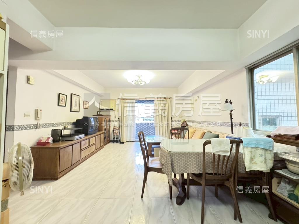 ⭐巨蛋明亮３房平面車位房屋室內格局與周邊環境