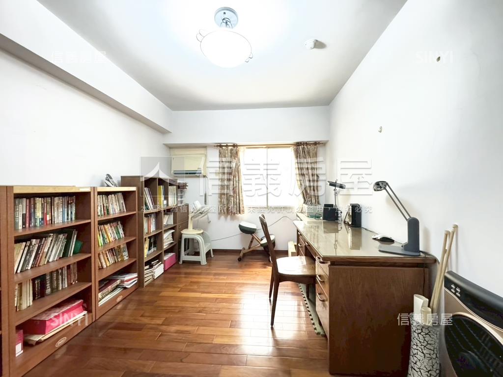 ⭐巨蛋明亮３房平面車位房屋室內格局與周邊環境