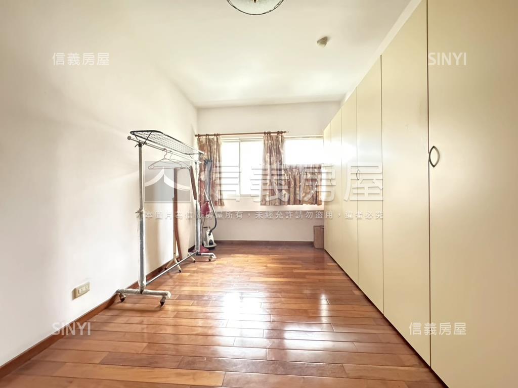 ⭐巨蛋明亮３房平面車位房屋室內格局與周邊環境