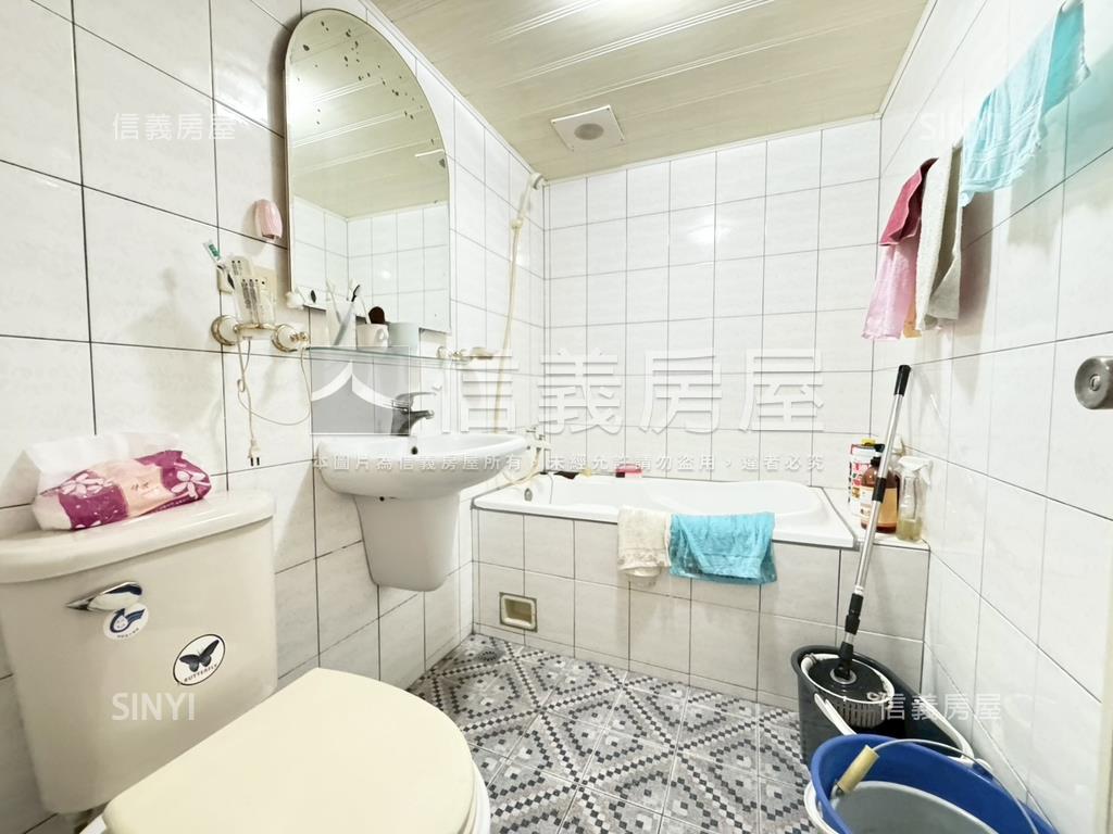 ⭐巨蛋明亮３房平面車位房屋室內格局與周邊環境