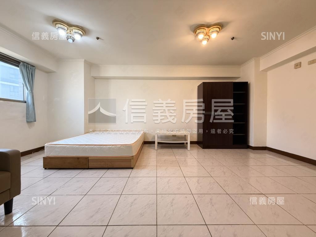 藝術學院次頂樓大套房房屋室內格局與周邊環境