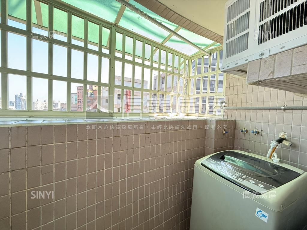 藝術學院次頂樓大套房房屋室內格局與周邊環境