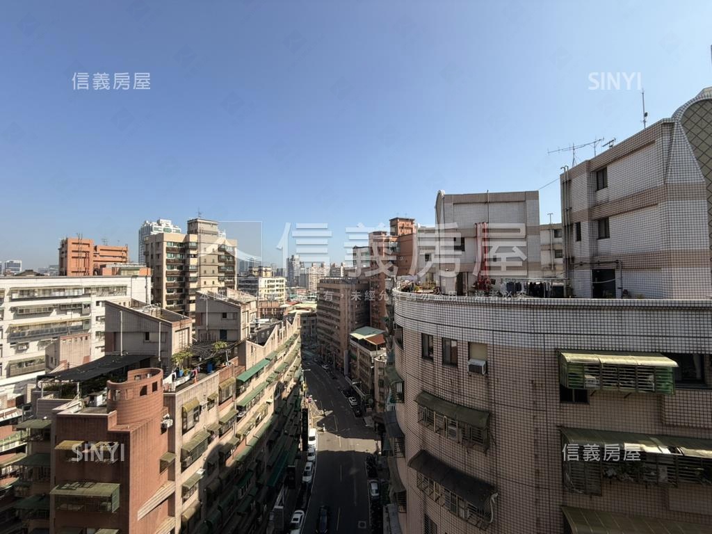 藝術學院次頂樓大套房房屋室內格局與周邊環境
