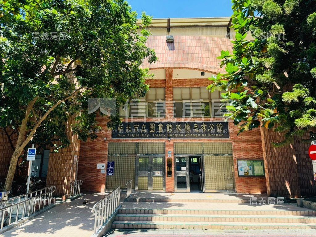 藝術學院次頂樓大套房房屋室內格局與周邊環境