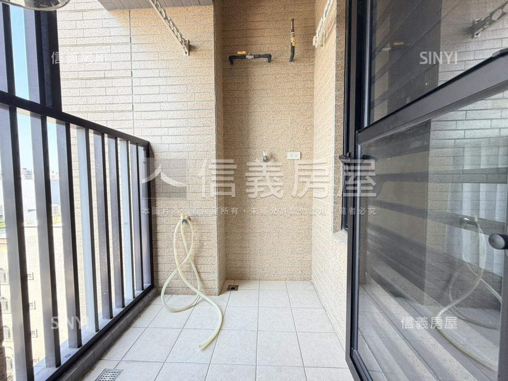 市府旁好規劃兩房車位房屋室內格局與周邊環境