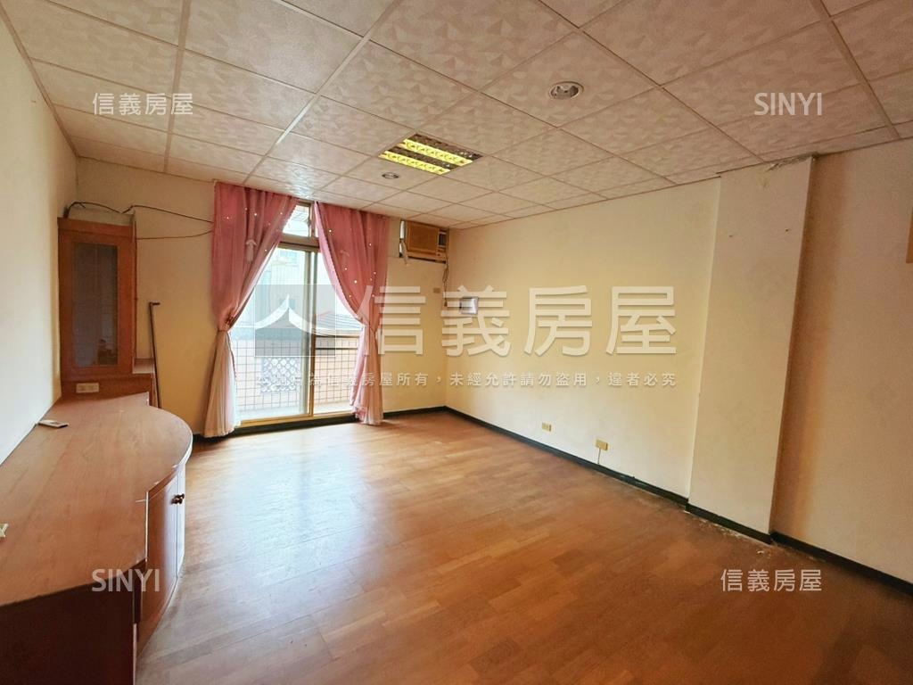 溪州稀有釋出臨路店透房屋室內格局與周邊環境