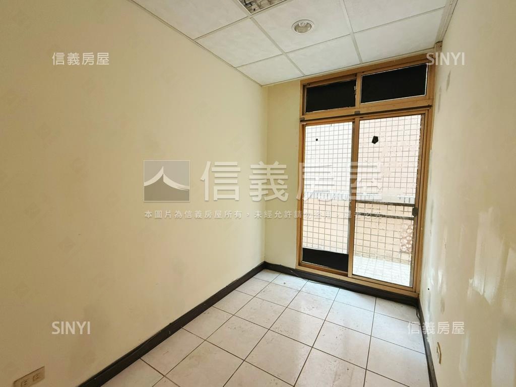 溪州稀有釋出臨路店透房屋室內格局與周邊環境