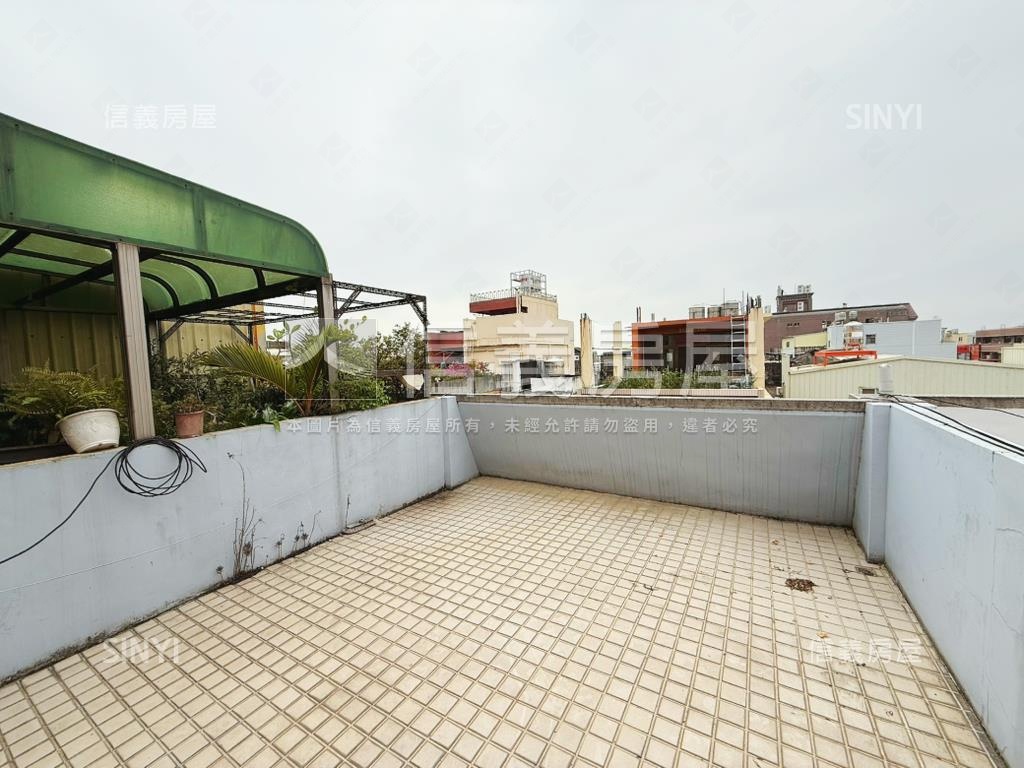 溪州稀有釋出臨路店透房屋室內格局與周邊環境