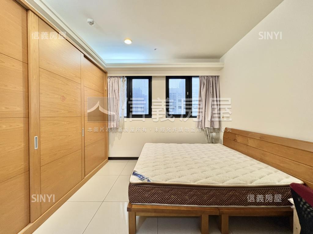 皇翔玉鼎。採光２５樓房屋室內格局與周邊環境
