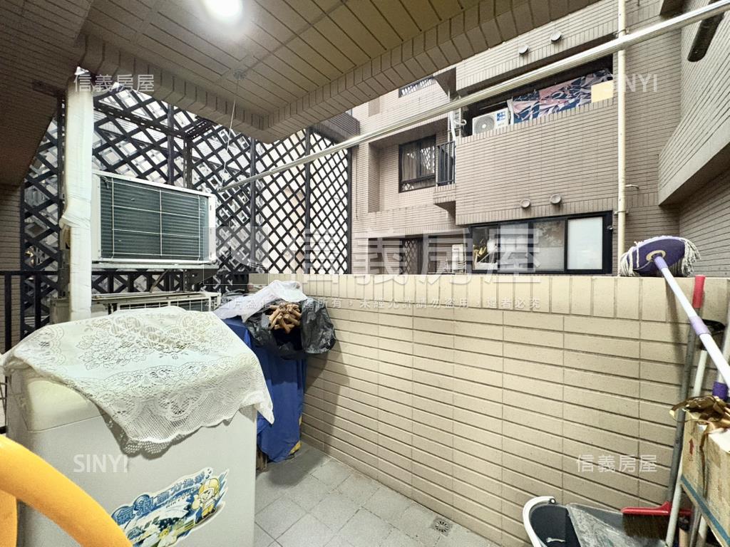 皇翔玉鼎。採光２５樓房屋室內格局與周邊環境