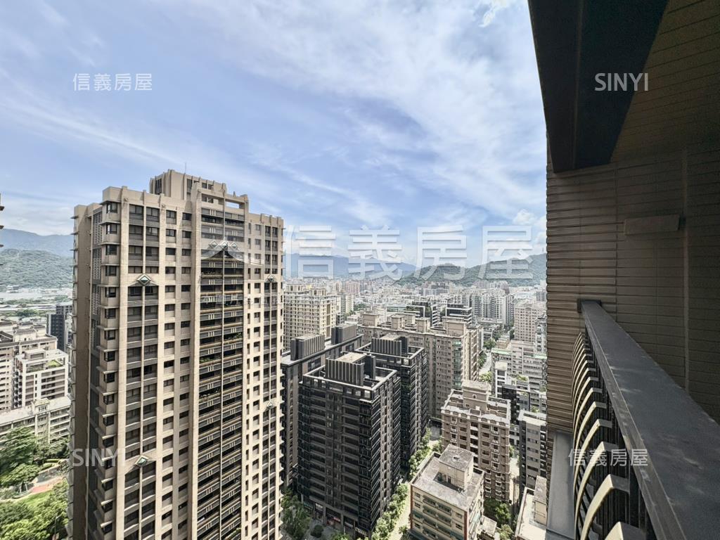 皇翔玉鼎。採光２５樓房屋室內格局與周邊環境