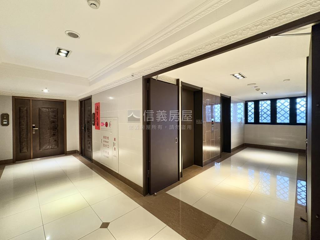 皇翔玉鼎。採光２５樓房屋室內格局與周邊環境