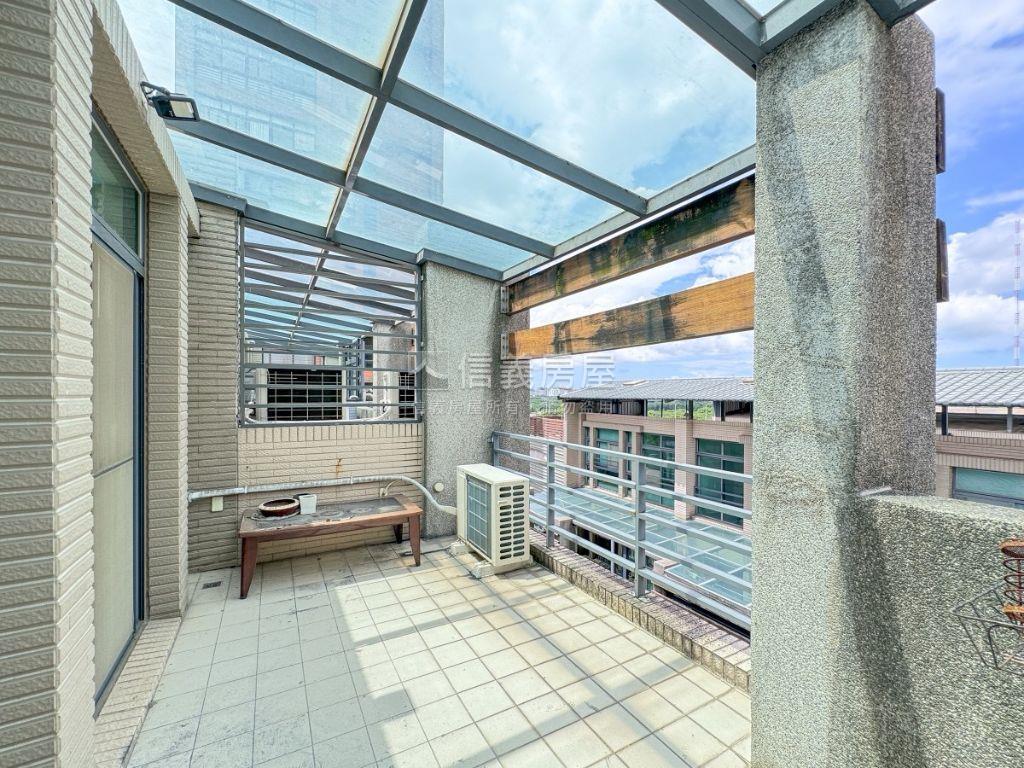 高鐵區羅馬假期車庫透天房屋室內格局與周邊環境