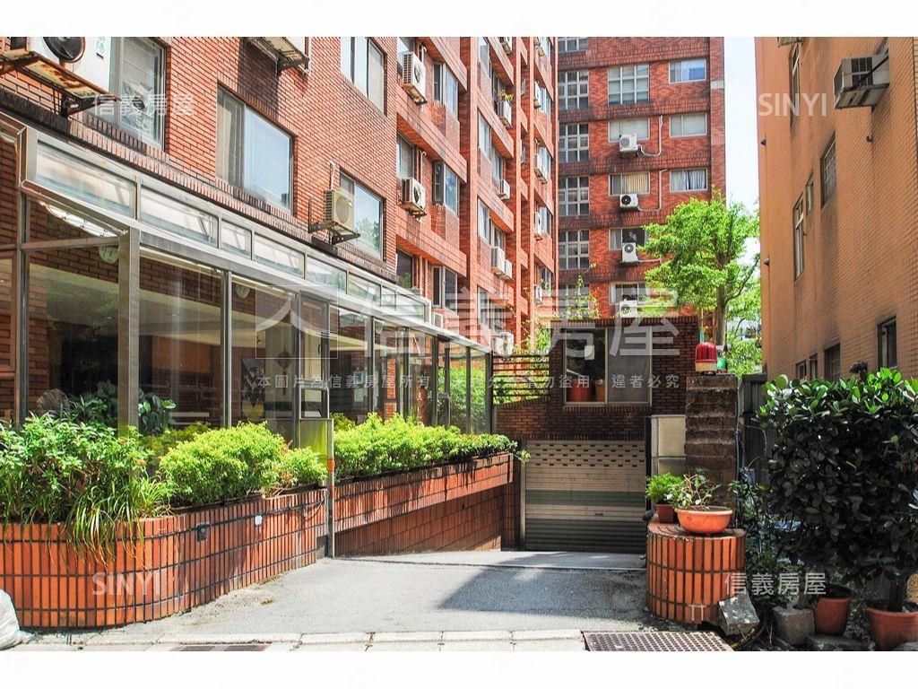 青梅竹馬樓中樓房屋室內格局與周邊環境
