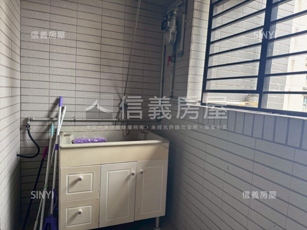 晴海面校園三房雙衛開窗房屋室內格局與周邊環境