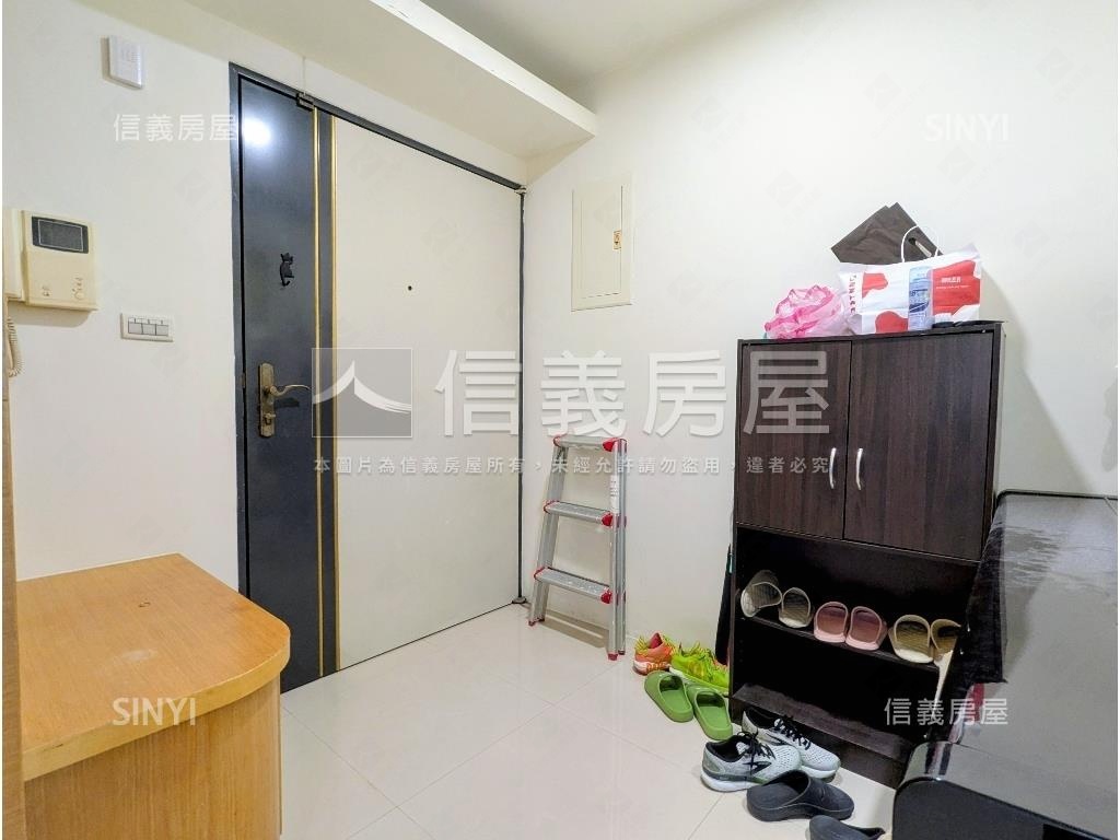 捷運。學區。名家二房房屋室內格局與周邊環境