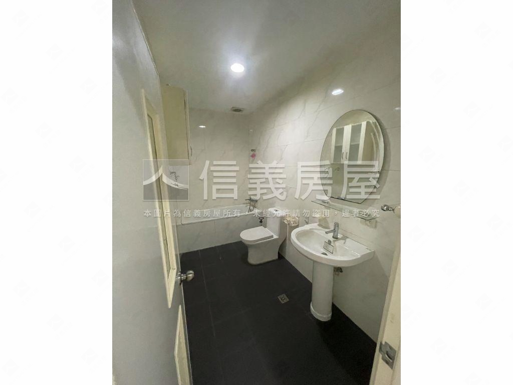 秀朗裝潢車庫透天房屋室內格局與周邊環境
