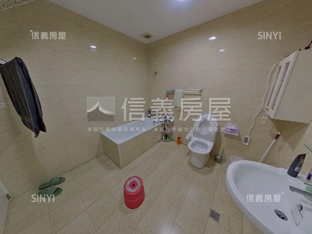 秀朗裝潢車庫透天房屋室內格局與周邊環境