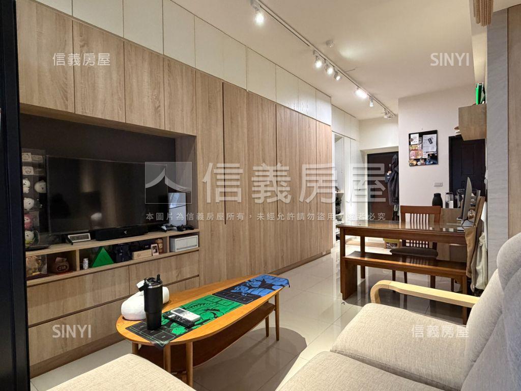 勤樸富邑兩房車位房屋室內格局與周邊環境