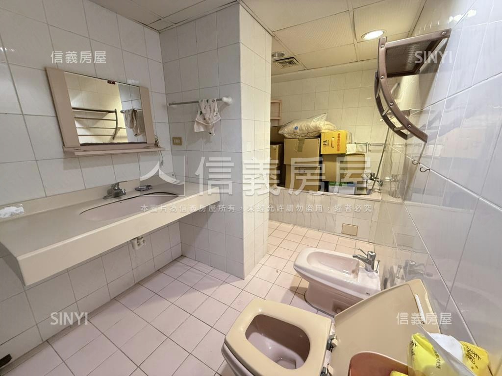 東區近崇學國小三房平車房屋室內格局與周邊環境