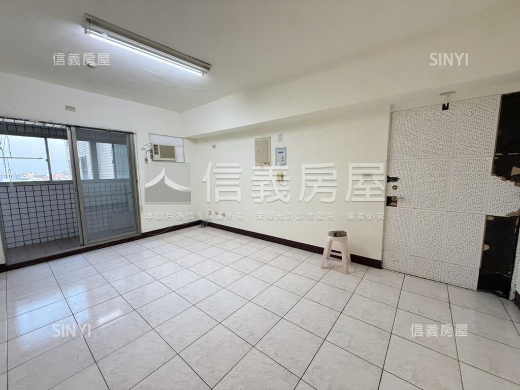 東區近崇學國小三房平車房屋室內格局與周邊環境