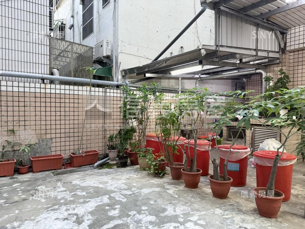 東區近崇學國小三房平車房屋室內格局與周邊環境