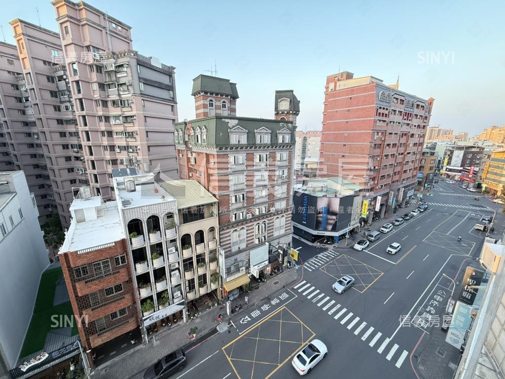 東區近崇學國小三房平車房屋室內格局與周邊環境