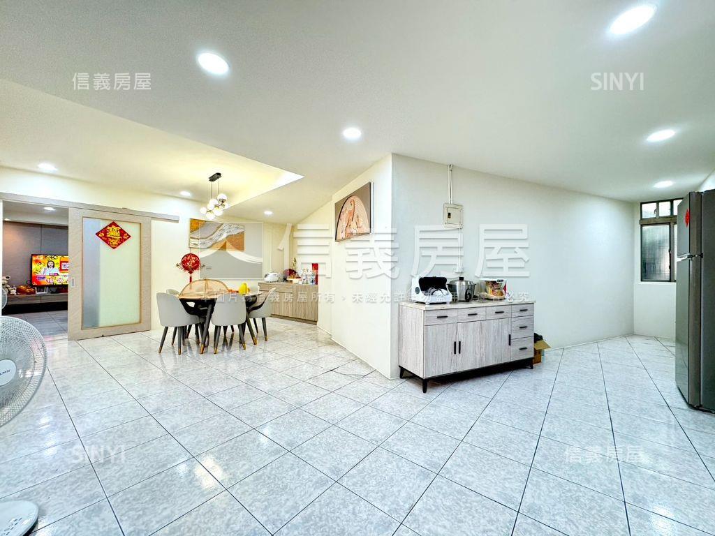 大里地５３坪傳家角店房屋室內格局與周邊環境