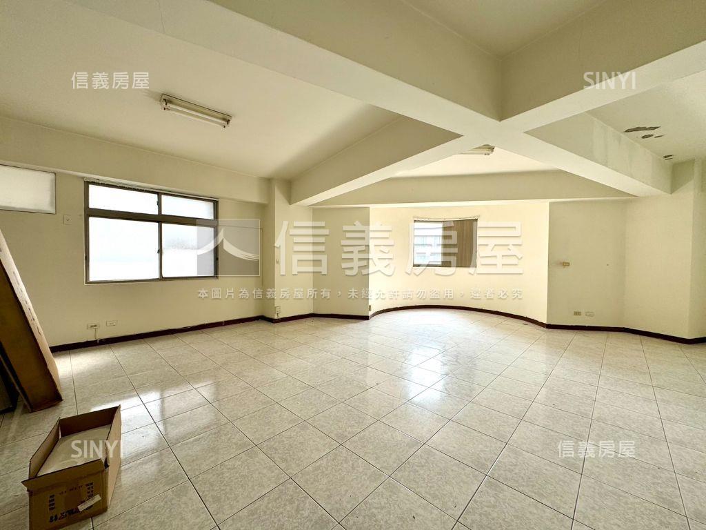 大里地５３坪傳家角店房屋室內格局與周邊環境