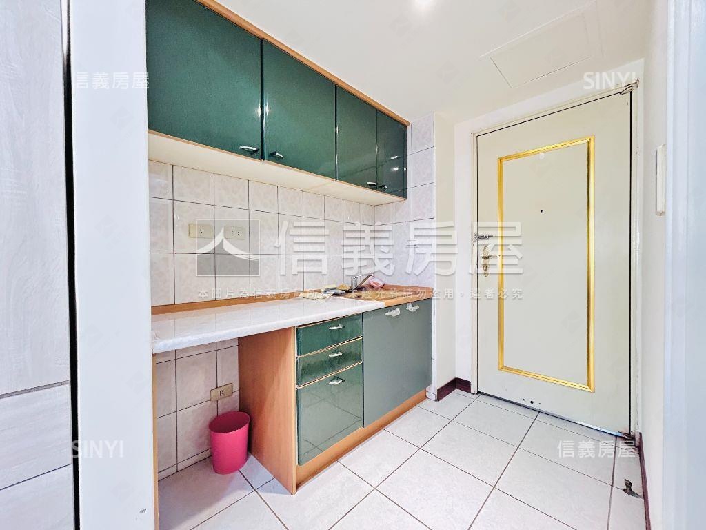 近南崁交流道採光美宅房屋室內格局與周邊環境