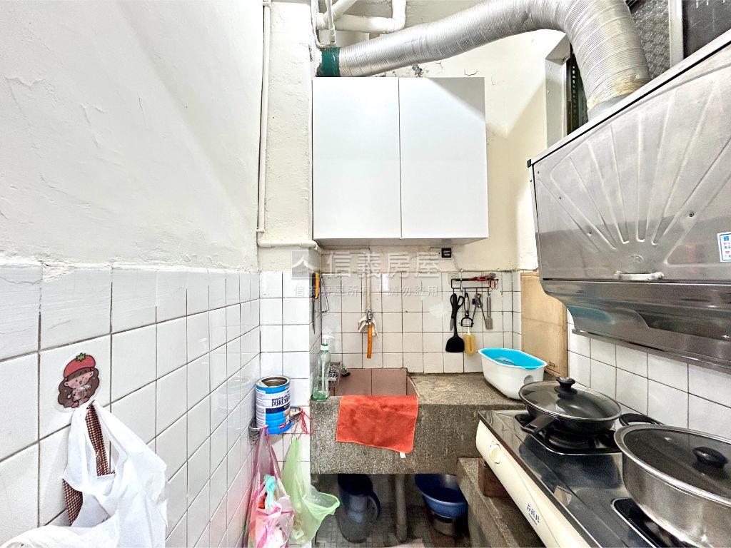 西藏路龍虎帶裝潢２房房屋室內格局與周邊環境