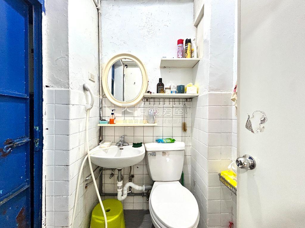 西藏路龍虎帶裝潢２房房屋室內格局與周邊環境
